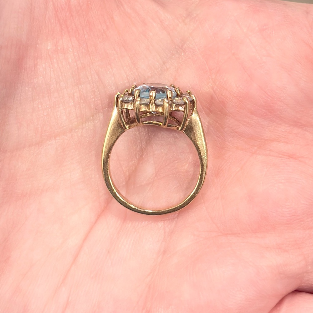 Vintage 10K Blue White Topaz Flower Cluster Ring, Sky Light Oval Size 5.5 - Picture 13 of 17
